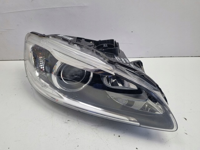 31698819 VOLVO Фара правая купить в Ужгород