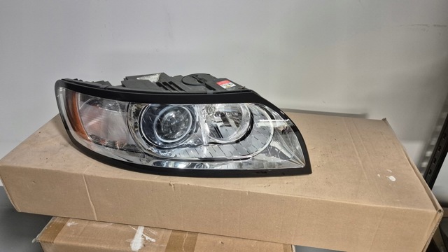 32206140 VOLVO Фара правая купить в Днепр