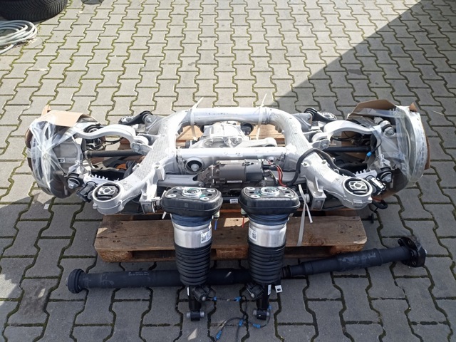 Полуось задняя, правая 33208487518 BMW