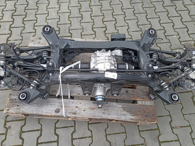 BMW 33318837913 Подрамник задний в наличии Чернигов