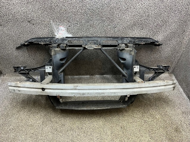 Левый кронштейн переднего бампера 3403439 BMW