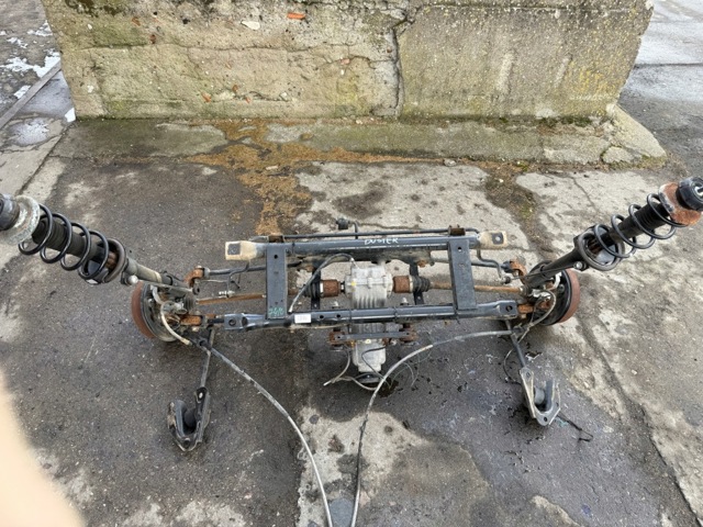 RENAULT 383002A01A Редуктор задний в наличии Полтава