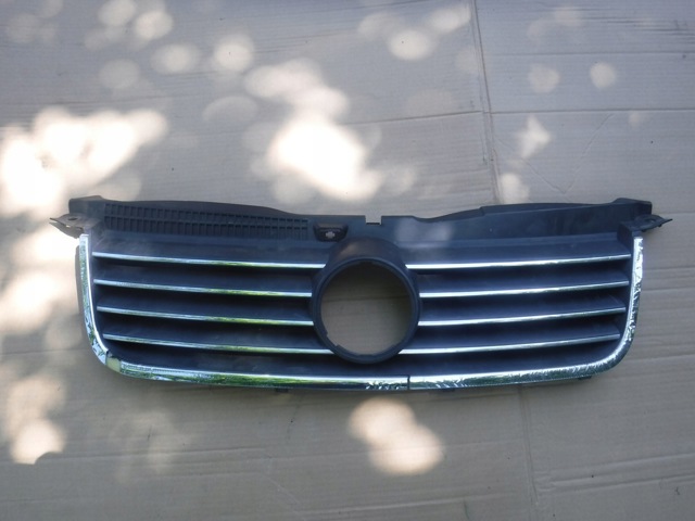 Решетка радиатора Volkswagen Passat B5