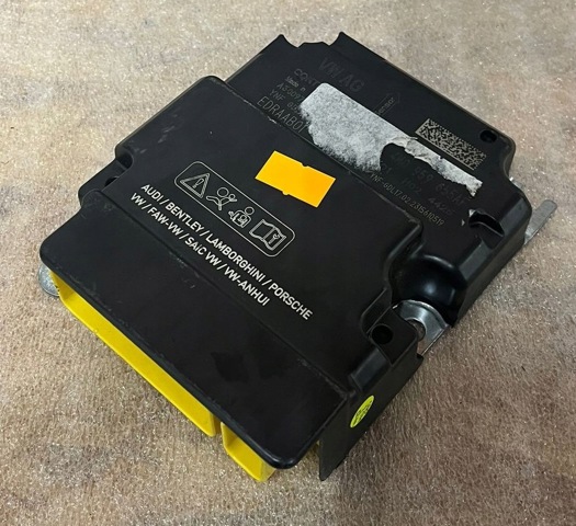 4M0959655AF купить Ужгород