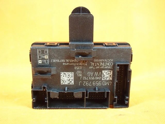4M0959792J VAG Блок комфорта передней двери купить в Николаев