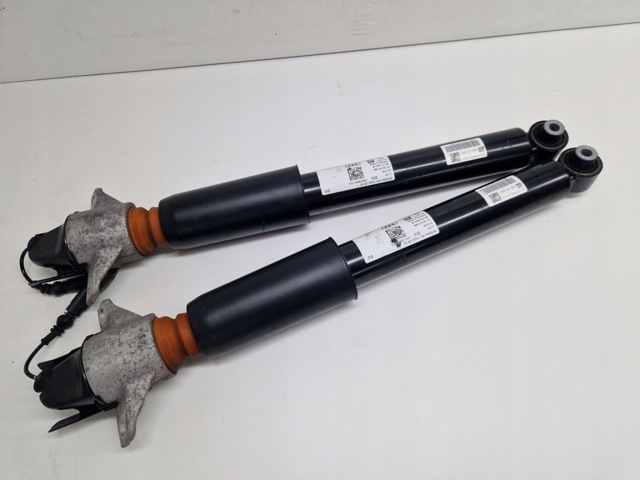 Цилиндр подвески 4M6616031B VAG