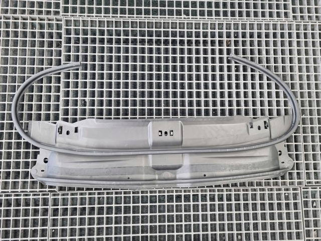 BMW 51765A12203 Накладка передней панели (суппорта радиатора) верхняя в наличии Павлоград