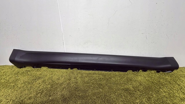 BMW 51777176234 Накладка (молдинг) порога наружная правая в наличии Украина