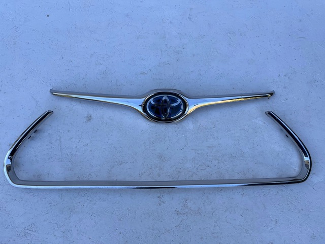 Решетка радиатора 531010E330 TOYOTA