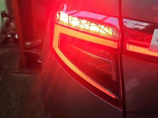 VAG 57A945711 Фонарь задний левый внешний в наличии Черновцы