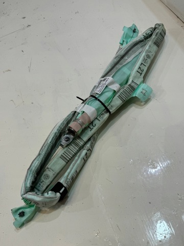 Левая шторка безопасности 5G3880741 VAG