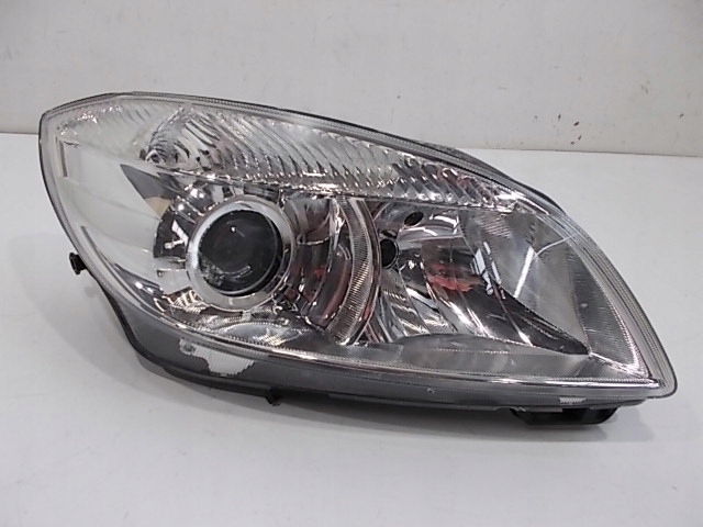 VAG 5J1941016J Правая фара в наличии Полтава
