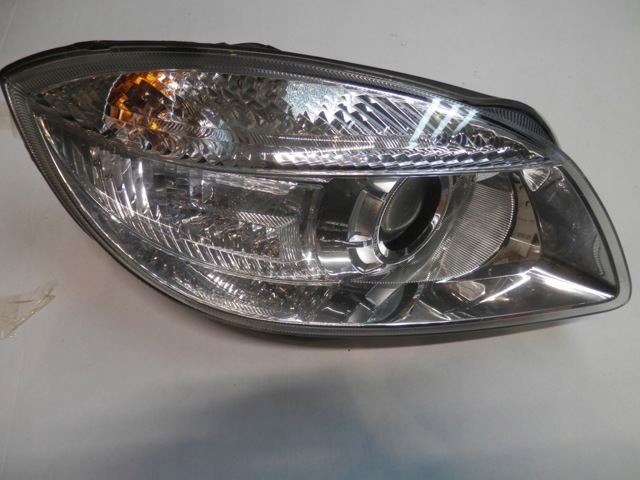 VAG 5J2941018A Фара правая в наличии Житомир