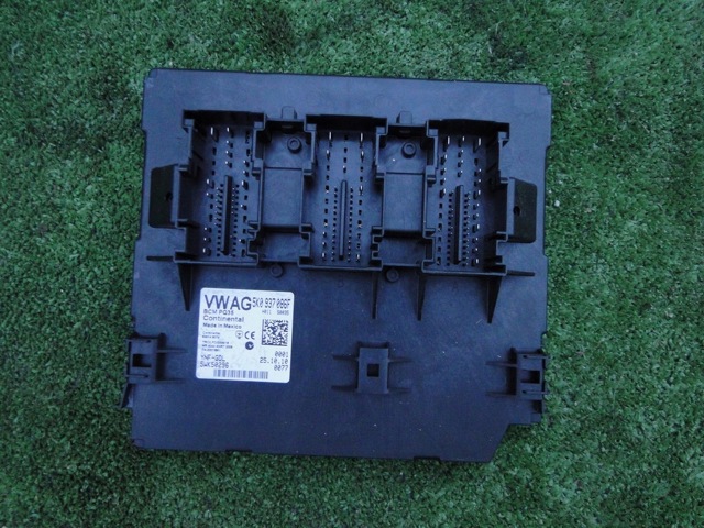 VAG 5K0937086F в наличии Ирпень