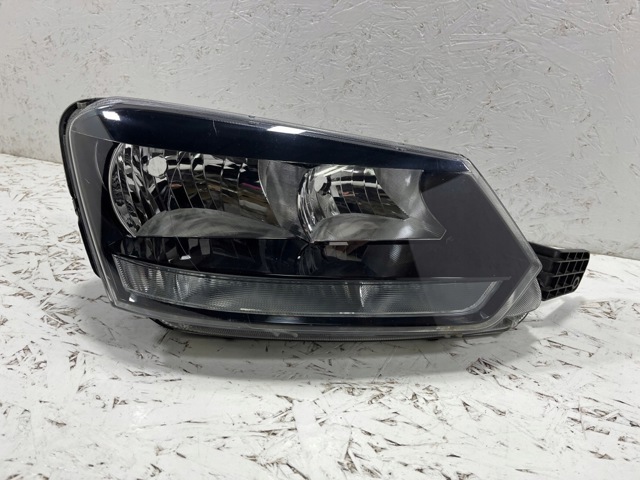 VAG 5L1941016D Правая фара в наличии Павлоград