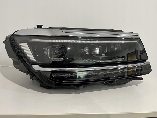 5NB941114A VAG Правая фара купить в Павлоград