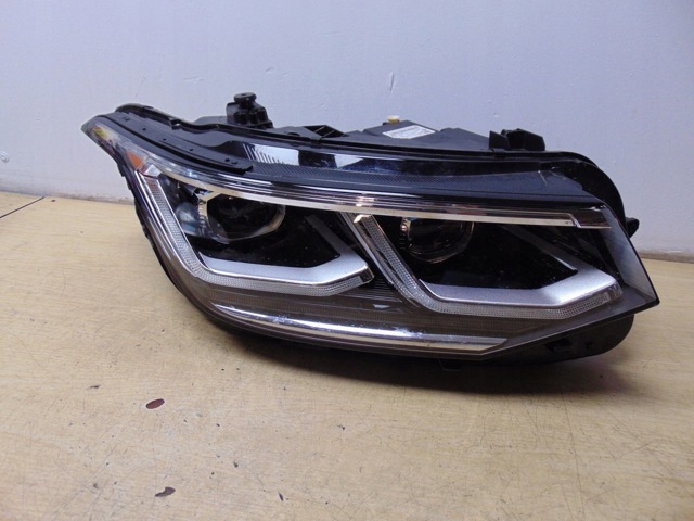 VAG 5NB941114F Фара правая в наличии Запорожье