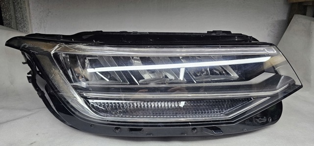 VAG 5NL941036A Правая фара в наличии Украина