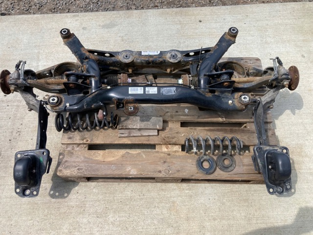 VAG 5Q0505235E Балка задней подвески (подрамник) в наличии Украина
