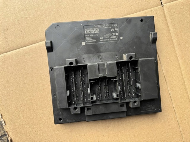 5Q0937084DE VAG Блок комфорта купить в Винница