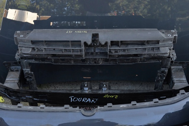 VAG 5TA805588C Суппорт радиатора в сборе (монтажная панель крепления фар) в наличии Полтава
