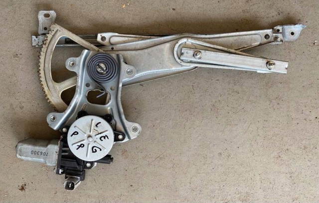 61188AG010 SUBARU Мотор стеклоподъемника двери передней левой купить в Николаев