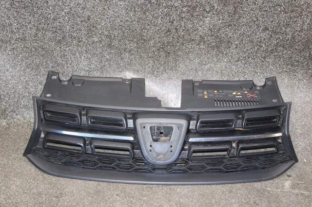 623108484R RENAULT Решетка радиатора купить в Ирпень