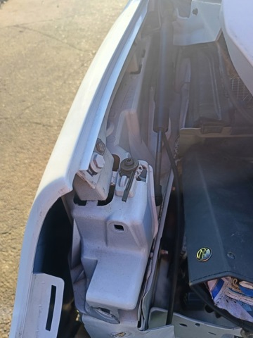 631232841R RENAULT Кронштейн крепления крыла  переднего левого верхний купить в Одесса