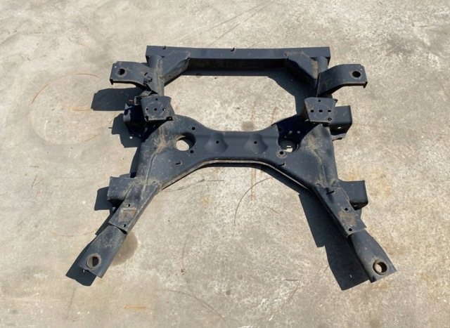 Крабобалка передней подвески 6393301806 MERCEDES
