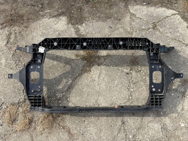 HYUNDAI 64101Q0400 Рамка радиатора в наличии Чернигов
