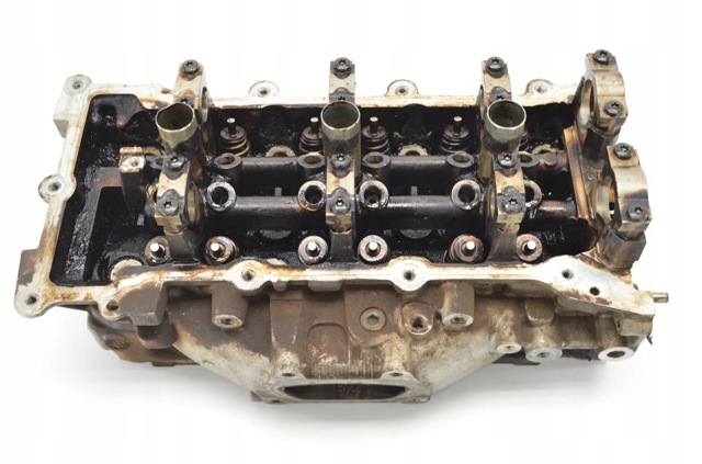 Головка блока цилиндров (ГБЦ), правая 68141352AE CHRYSLER
