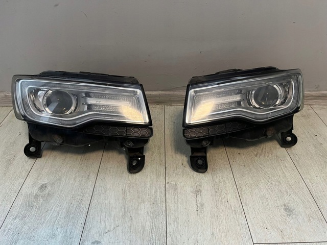 68144708AD CHRYSLER Правая фара купить в Павлоград