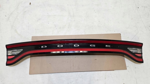 68213147AC CHRYSLER Фонарь задний центральный купить в Ужгород
