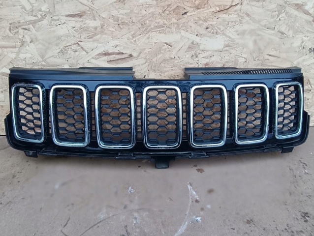 CHRYSLER 68258419AB Решетка радиатора в наличии Житомир