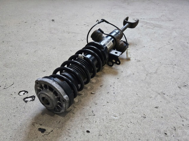 Передний правый амортизатор 6850962 BMW