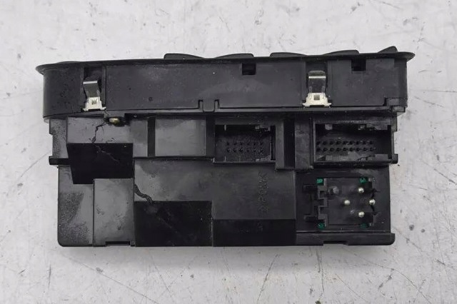 Кнопки переднего левого стеклоподъёмника 6904306 BMW