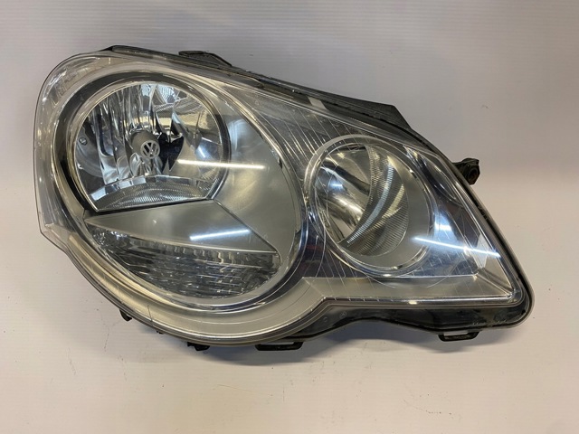 VAG 6Q1941008AR Правая фара в наличии Ровно