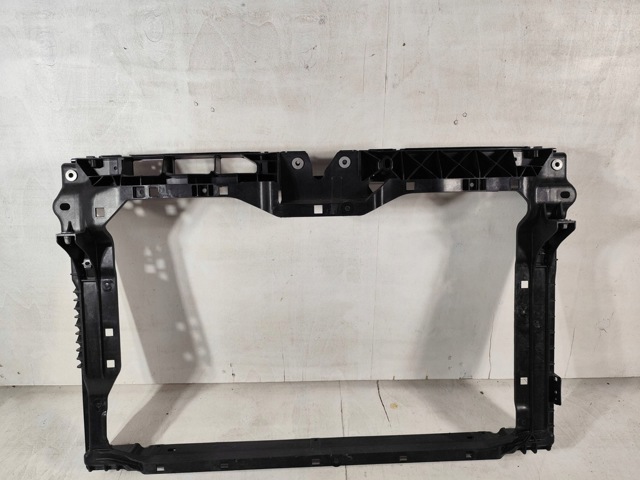 6VA805588A VAG Рамка радиатора купить в Ирпень
