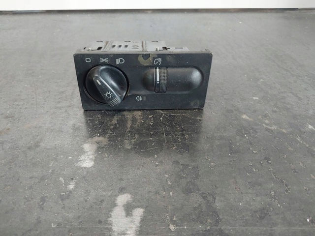 VAG 701941531A Переключатель света фар на "торпедо" в наличии Николаев
