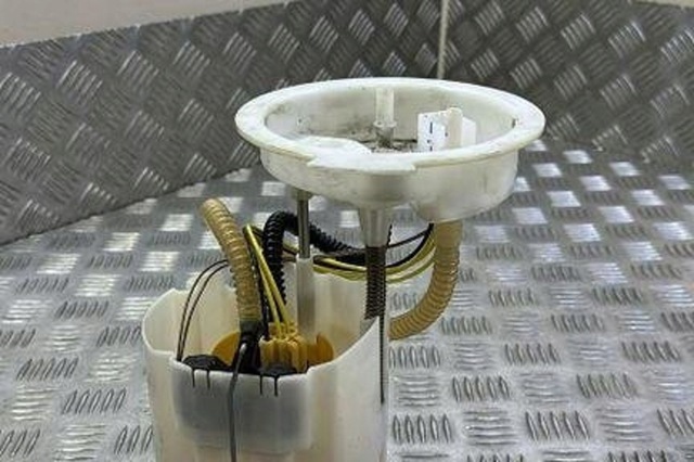 Насос погружной в баке 7300483 BMW