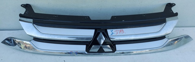 MITSUBISHI 7450A992 Решетка радиатора в наличии Сумы
