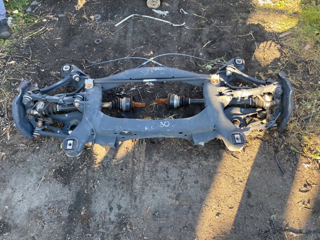 Полуось задняя, левая 7597677 BMW
