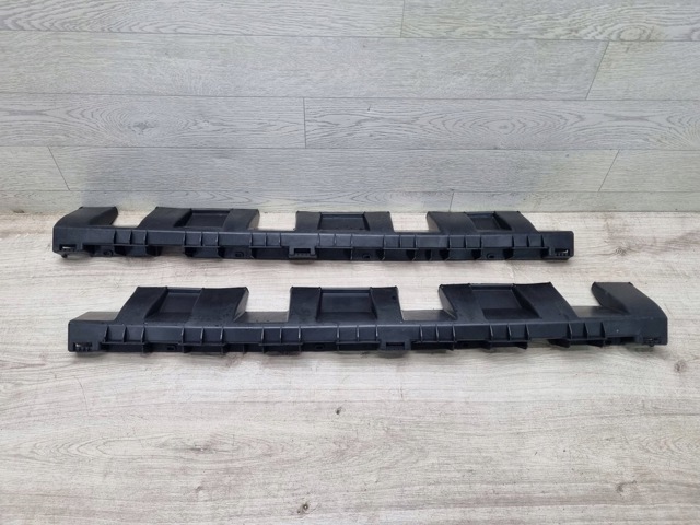 764580718R RENAULT Кронштейн наружной накладки порога левой купить в Запорожье
