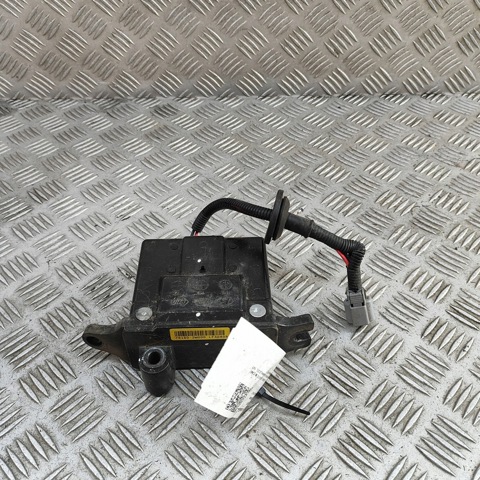 HYUNDAI 791602W000 Петля капота правая в наличии Винница