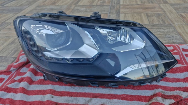 VAG 7N1941754B Правая фара в наличии Ужгород