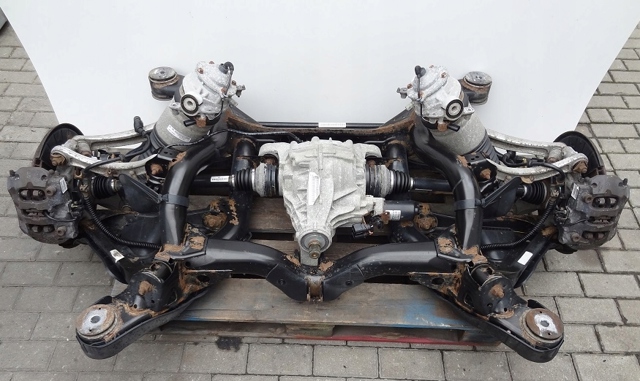 VAG 7P0501201F Задняя полуось в наличии Ужгород