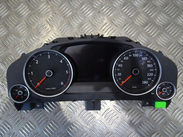 VAG 7P6920882 Приборная доска (щиток приборов) в наличии Чернигов
