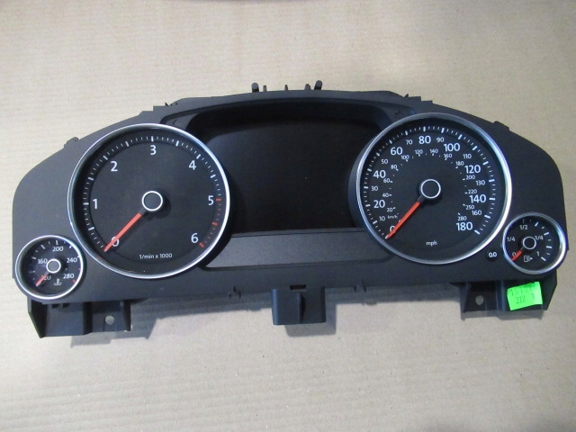 VAG 7P6920983D Панель приборов в наличии Кривой Рог