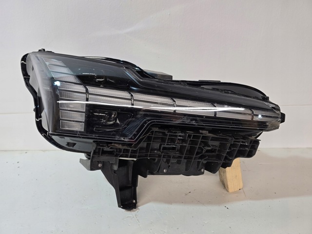 80000628 VOLVO Фара правая купить в Павлоград