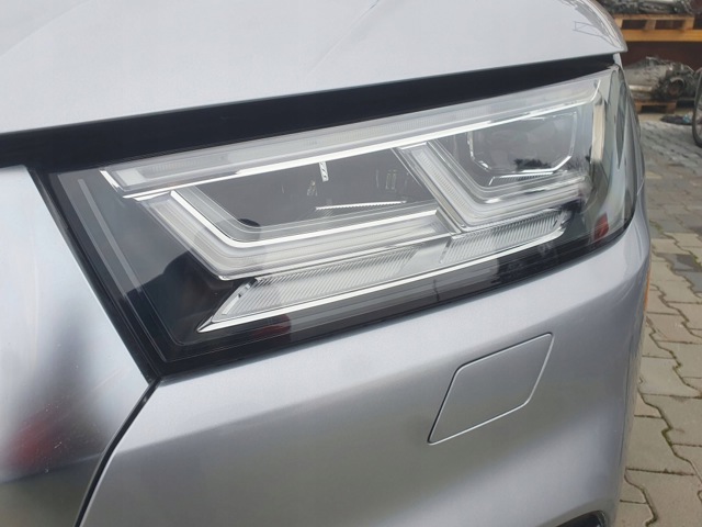 VAG 80A941773J Левая фара в наличии Украина
